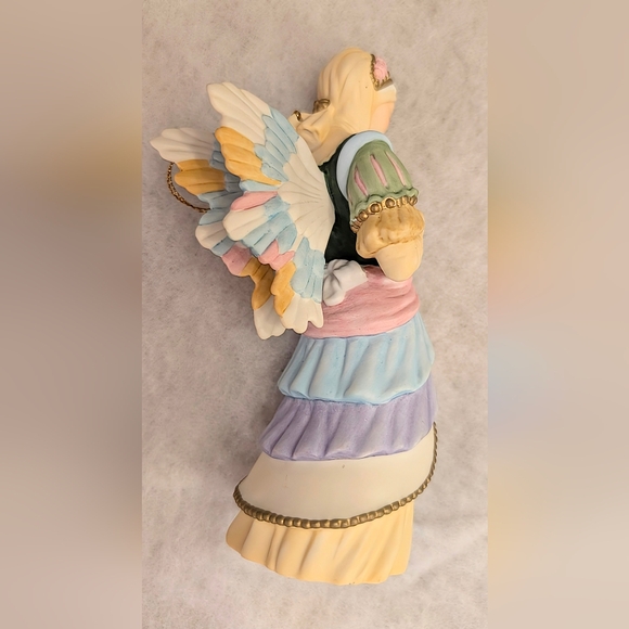James Christensen Greenwich workshop The Gift of Love Porcelain Angel ornament - Picture 6 of 6